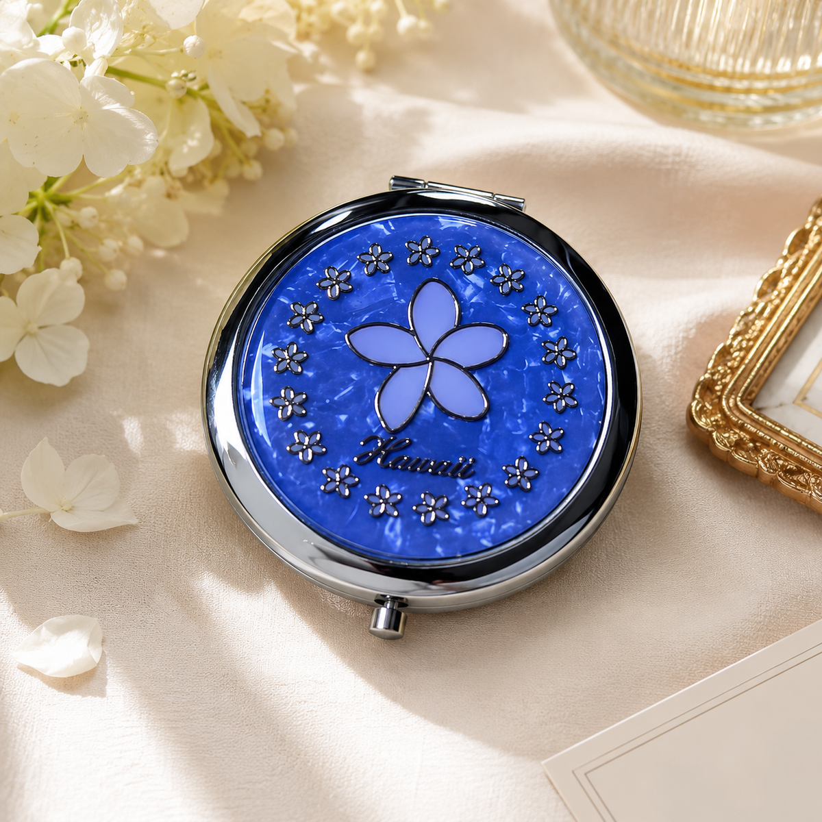 Hawaiian White and Golden Plumeria Compact Mirror with Lavender Background – Elegant Pocket Makeup Mirror