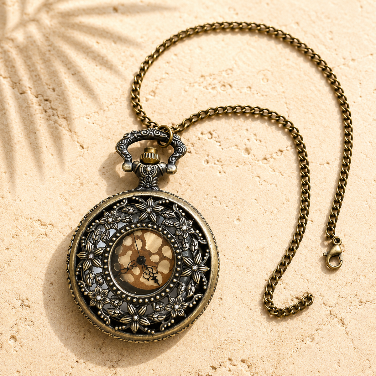Vintage Style Pocket Watch with Intricate Flower Design and Quartz Movement