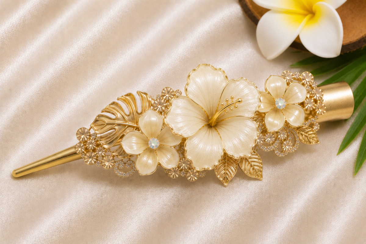 Coconut Coast Floral Clip – Cream Ivory