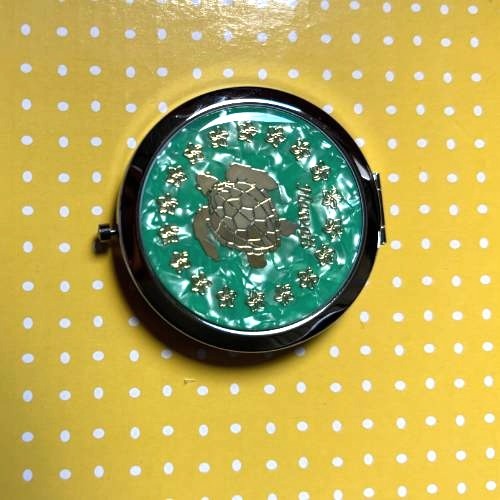 Hawaiian Gold Sea Turtle Compact Mirror with Green background – Elegant and Portable Makeup Mirror